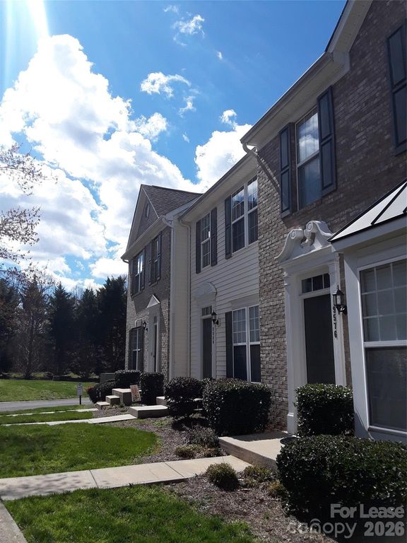 9572 Blossom Hill Drive, Huntersville, NC 28078