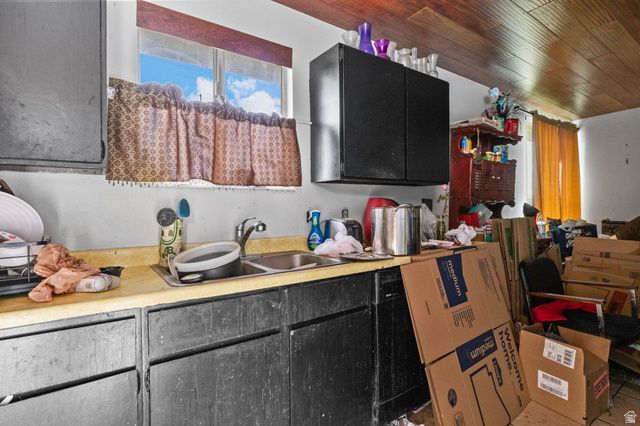 3764 S VALLEY FORGE RD, Magna, UT 84044