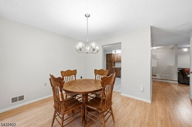 336 Willowbrook Dr, North Brunswick Twp., NJ 08902