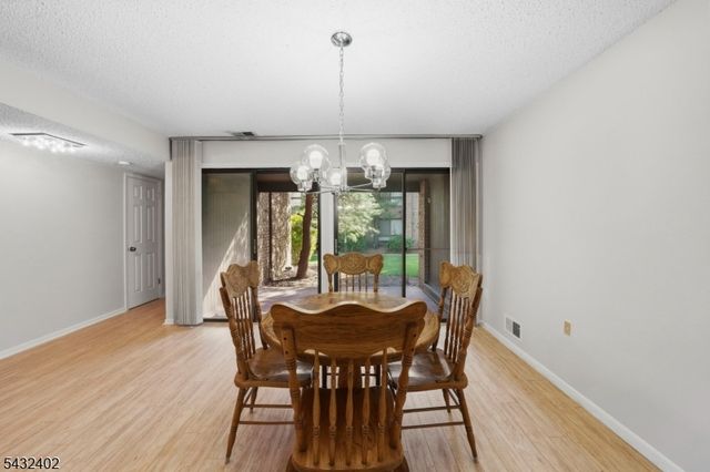 336 Willowbrook Dr, North Brunswick Twp., NJ 08902