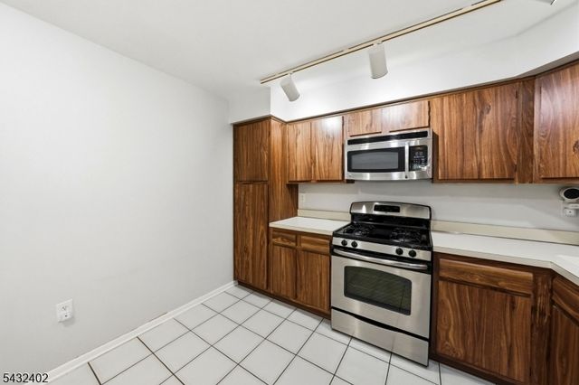 336 Willowbrook Dr, North Brunswick Twp., NJ 08902