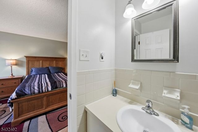 336 Willowbrook Dr, North Brunswick Twp., NJ 08902