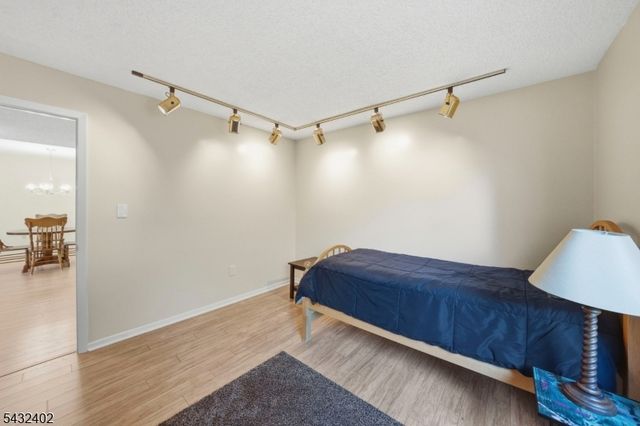 336 Willowbrook Dr, North Brunswick Twp., NJ 08902