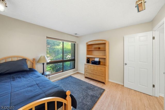 336 Willowbrook Dr, North Brunswick Twp., NJ 08902