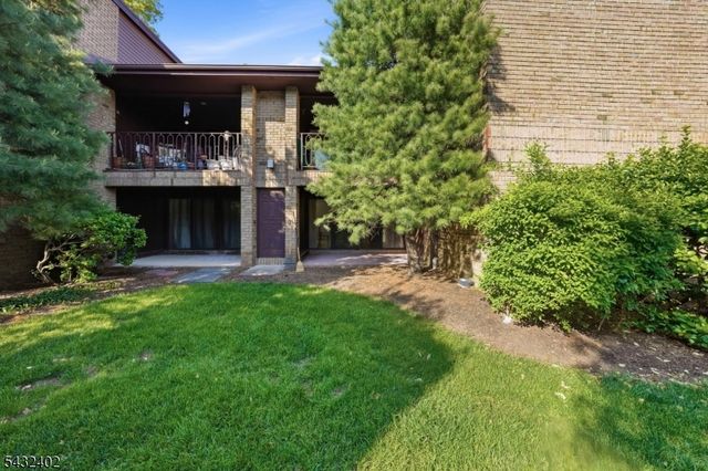 336 Willowbrook Dr, North Brunswick Twp., NJ 08902