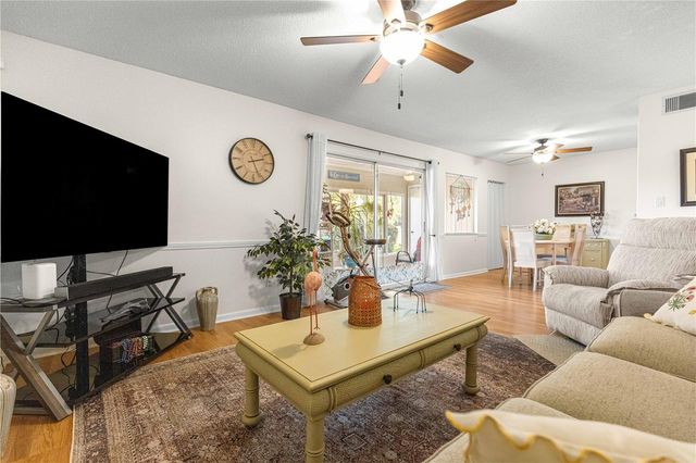 586 FAIRWAYS CIRCLE A, Ocala, FL 34472