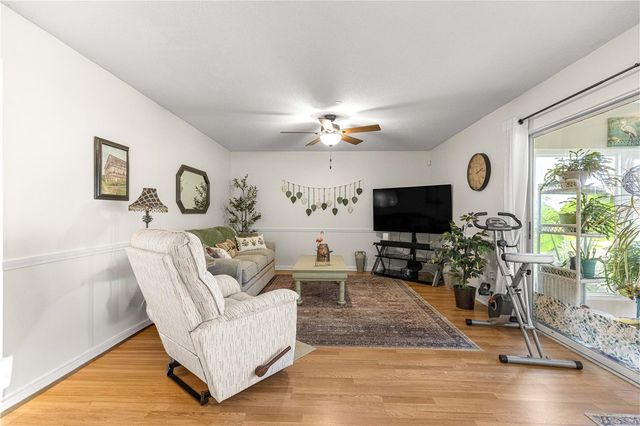 586 FAIRWAYS CIRCLE A, Ocala, FL 34472