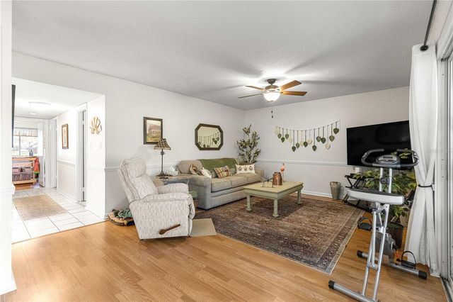 586 FAIRWAYS CIRCLE A, Ocala, FL 34472