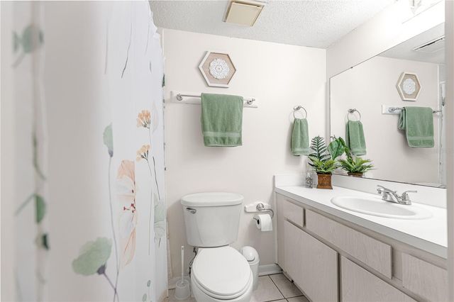 586 FAIRWAYS CIRCLE A, Ocala, FL 34472