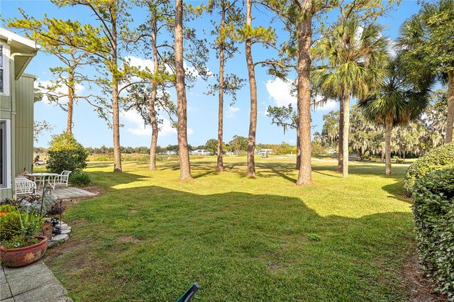 586 FAIRWAYS CIRCLE A, Ocala, FL 34472