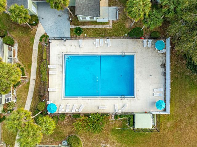 586 FAIRWAYS CIRCLE A, Ocala, FL 34472