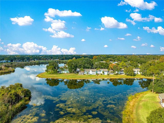 586 FAIRWAYS CIRCLE A, Ocala, FL 34472