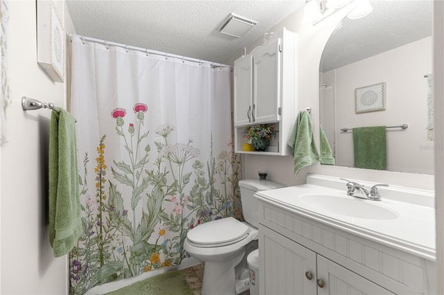 586 FAIRWAYS CIRCLE A, Ocala, FL 34472