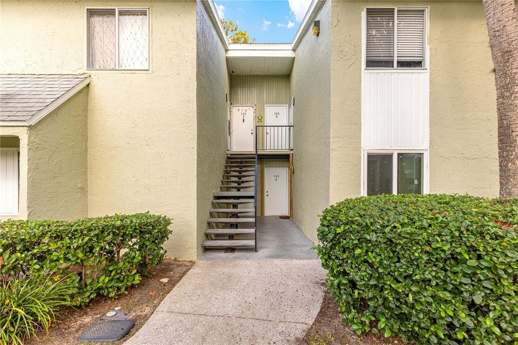 586 FAIRWAYS CIRCLE A, Ocala, FL 34472