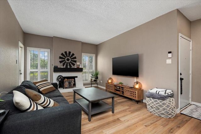 10047 Westpark Drive 33, Houston, TX 77042