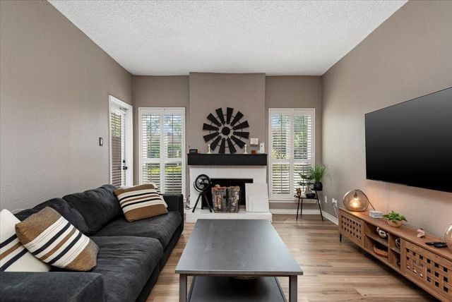 10047 Westpark Drive 33, Houston, TX 77042