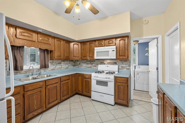 215 E 8th Street, Alton, IL 62002