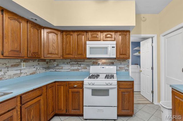 215 E 8th Street, Alton, IL 62002
