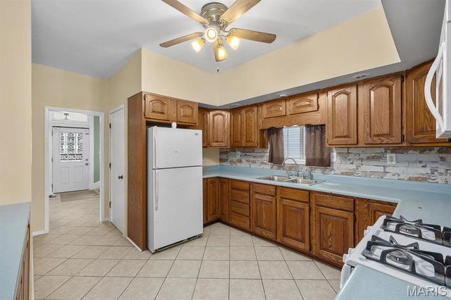 215 E 8th Street, Alton, IL 62002