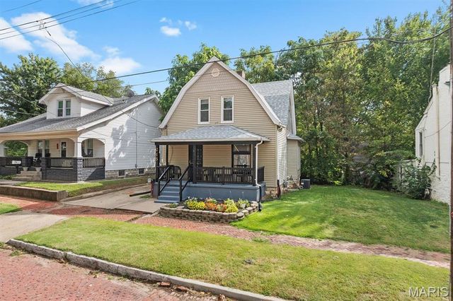 215 E 8th Street, Alton, IL 62002