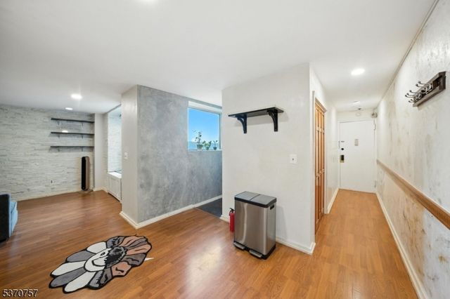 50 Glenwood Ave 702, Jersey City, NJ 07306