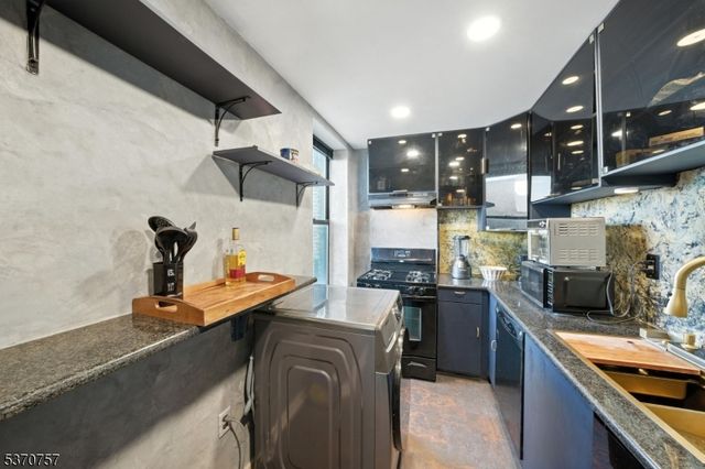 50 Glenwood Ave 702, Jersey City, NJ 07306