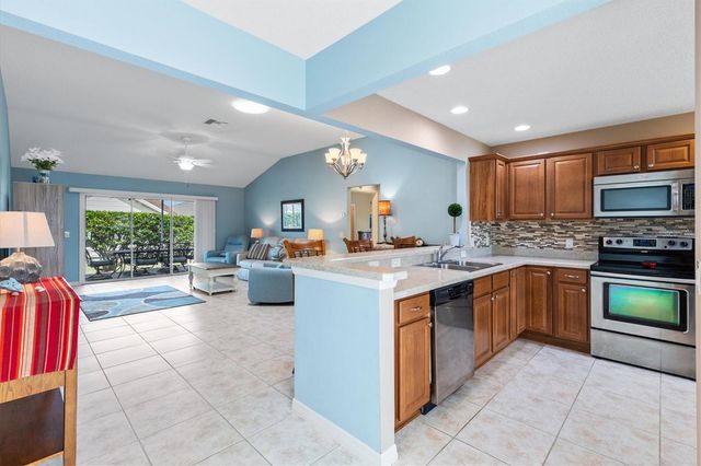 2332 GRENADIER WAY, The Villages, FL 32162