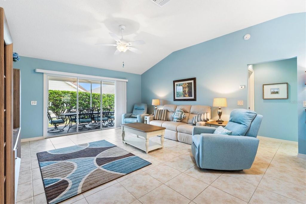 Image 14 of property listing at 2332 GRENADIER WAY, The Villages, FL 32162