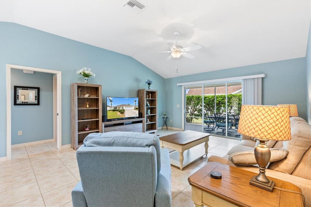 Image 15 of property listing at 2332 GRENADIER WAY, The Villages, FL 32162