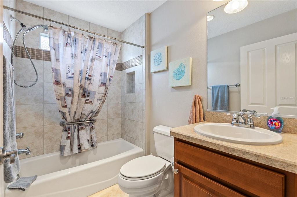 Image 24 of property listing at 2332 GRENADIER WAY, The Villages, FL 32162