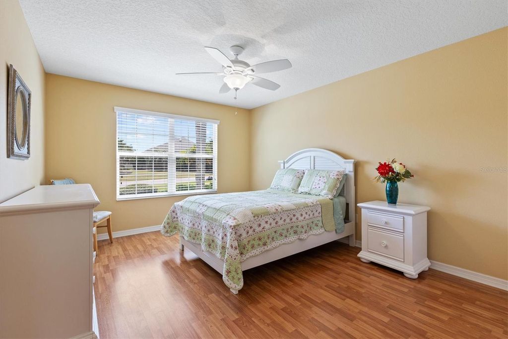 Image 25 of property listing at 2332 GRENADIER WAY, The Villages, FL 32162