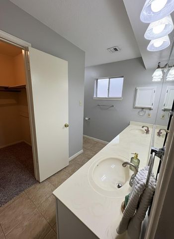 1014 Stoneleigh Court, Tomball, TX 77375