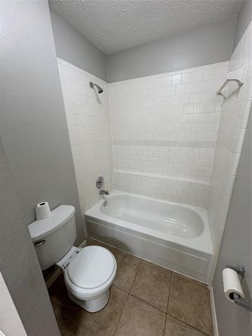 1014 Stoneleigh Court, Tomball, TX 77375