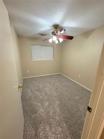 1014 Stoneleigh Court, Tomball, TX 77375