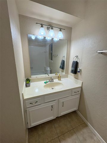 1014 Stoneleigh Court, Tomball, TX 77375