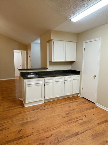 1014 Stoneleigh Court, Tomball, TX 77375