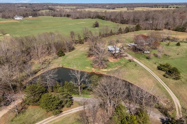 1030 Lena Rosson Rd, Chapmansboro, TN 37035