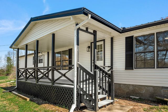 1030 Lena Rosson Rd, Chapmansboro, TN 37035