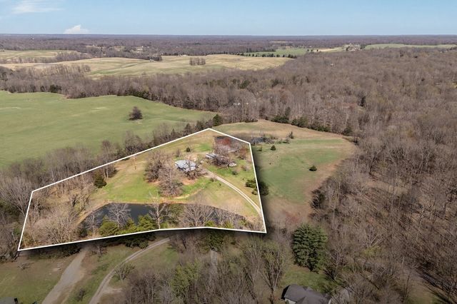 1030 Lena Rosson Rd, Chapmansboro, TN 37035