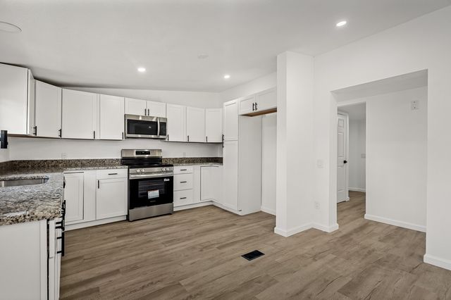 1030 Lena Rosson Rd, Chapmansboro, TN 37035