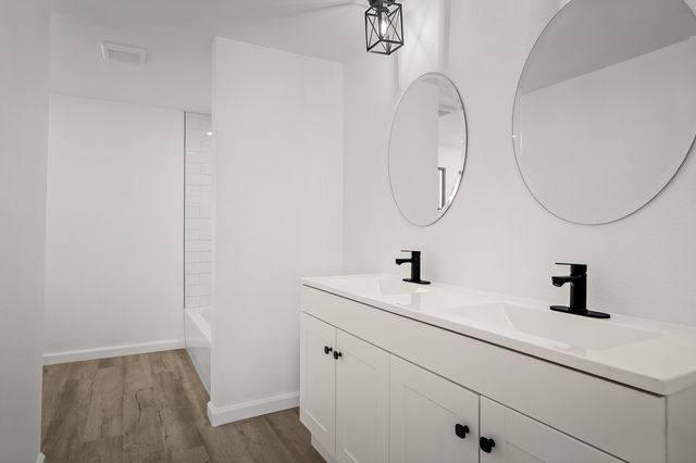 1030 Lena Rosson Rd, Chapmansboro, TN 37035