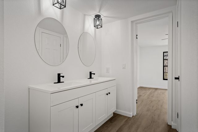 1030 Lena Rosson Rd, Chapmansboro, TN 37035