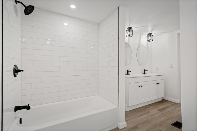 1030 Lena Rosson Rd, Chapmansboro, TN 37035