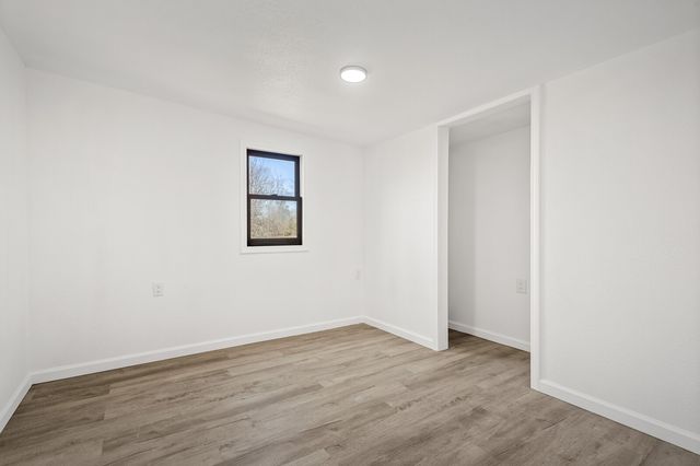 1030 Lena Rosson Rd, Chapmansboro, TN 37035