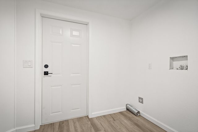 1030 Lena Rosson Rd, Chapmansboro, TN 37035