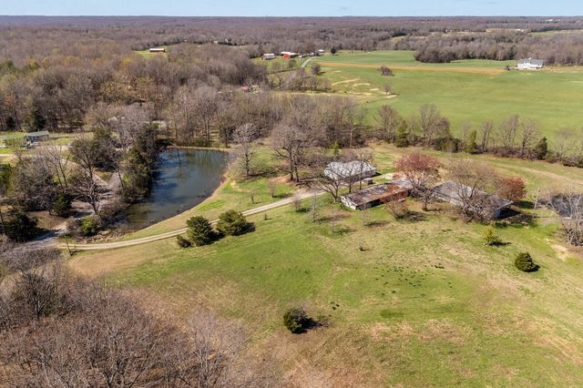 1030 Lena Rosson Rd, Chapmansboro, TN 37035