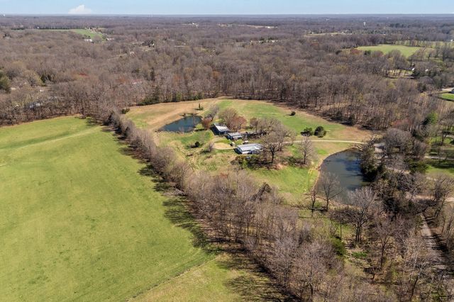 1030 Lena Rosson Rd, Chapmansboro, TN 37035