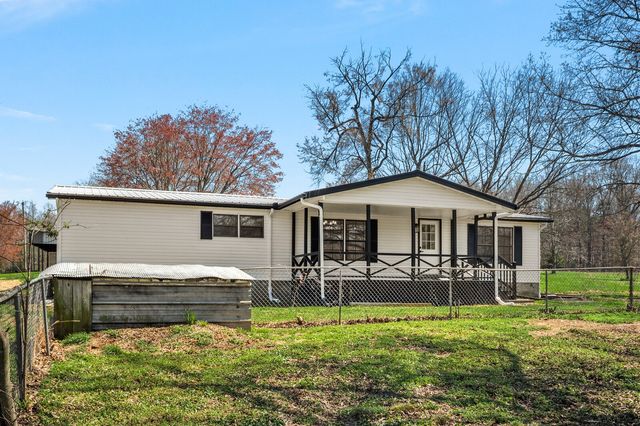 1030 Lena Rosson Rd, Chapmansboro, TN 37035