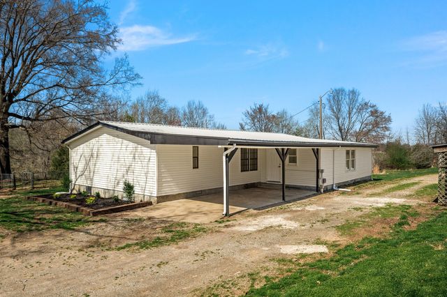 1030 Lena Rosson Rd, Chapmansboro, TN 37035