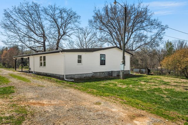 1030 Lena Rosson Rd, Chapmansboro, TN 37035